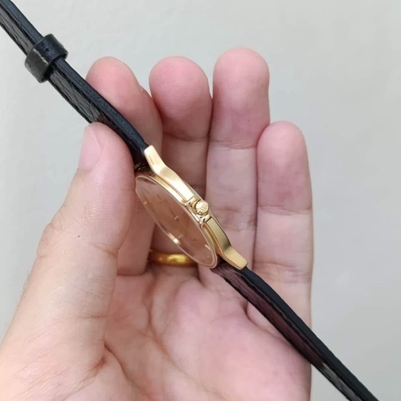 1980s Waltham Men’s Dress Watch
Gold-Toned - Picture 5 of 9